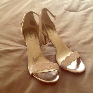 Bandolino rose gold shoes (size 8)